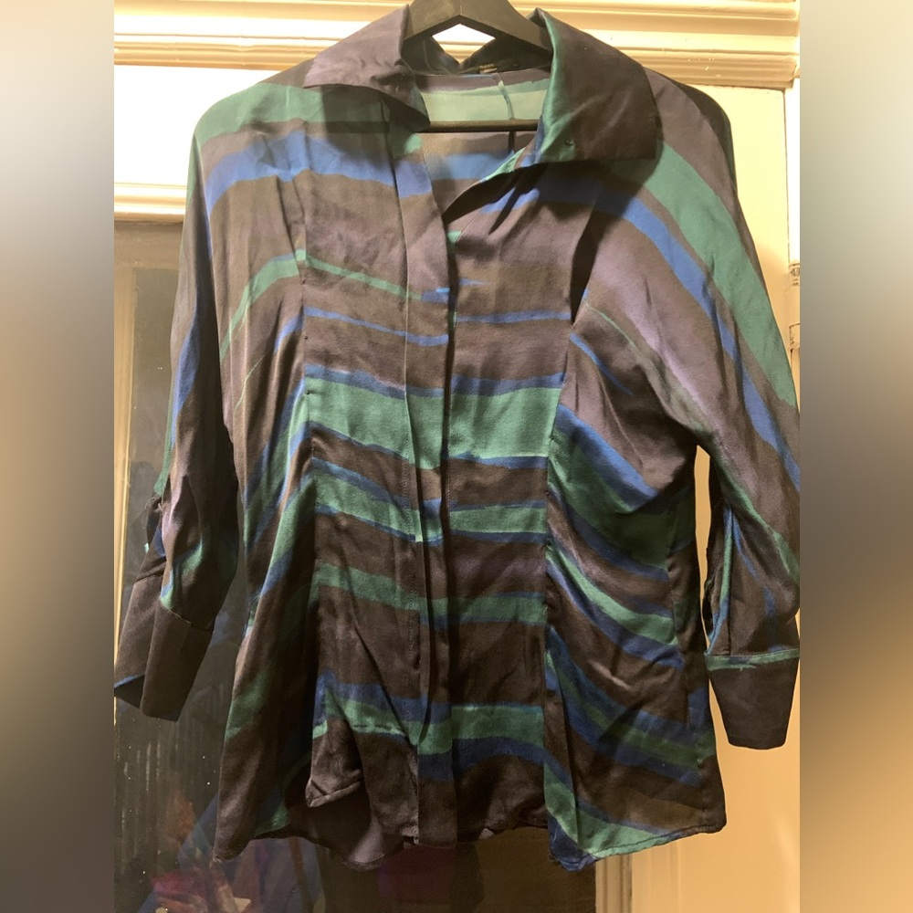 HUGO BOSS SILK BUTTON UP BLOUSE SIZE M